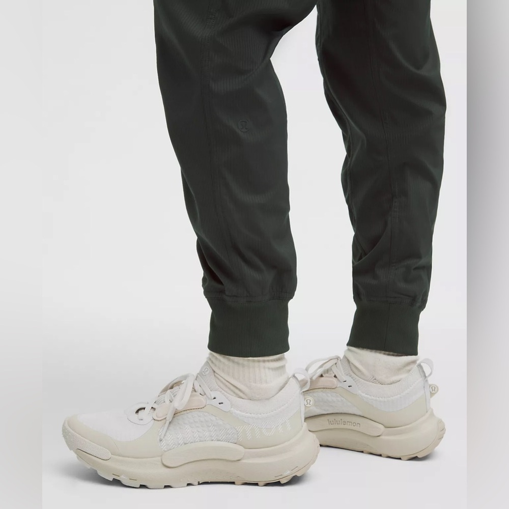 NWT Dance Studio Mid Rise Jogger 💚 Rainforest Green - Picture 4 of 13